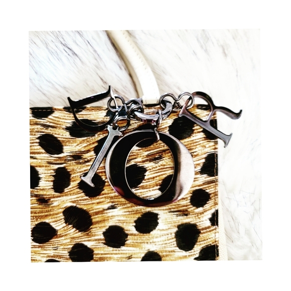 🌟 Authentic Dior Cheetah Print 🐆🌟 - Picture 2 of 9